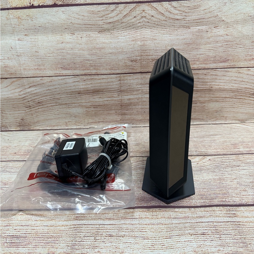 Netgear CM700 Cable Modem 1.4gbps Pre Owned Functional